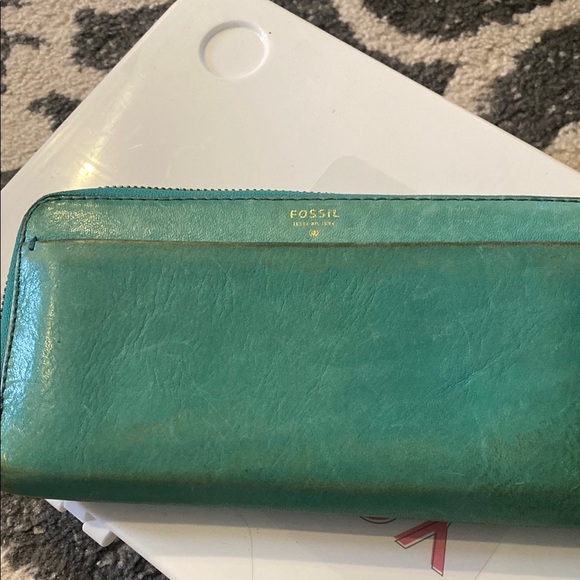 Fossil Handbags - Fossil Teal Leather Wallet I haven’t recleaned